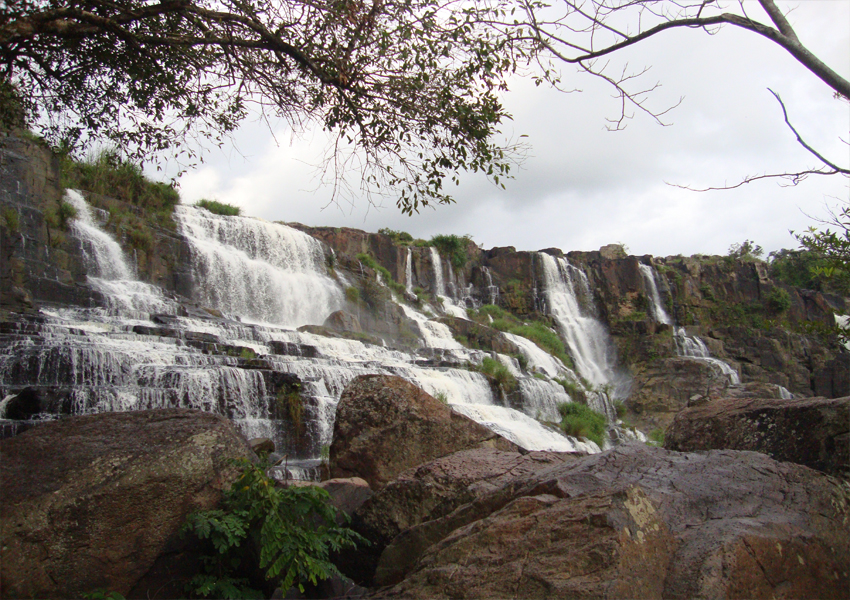 PonGour-waterfall-1