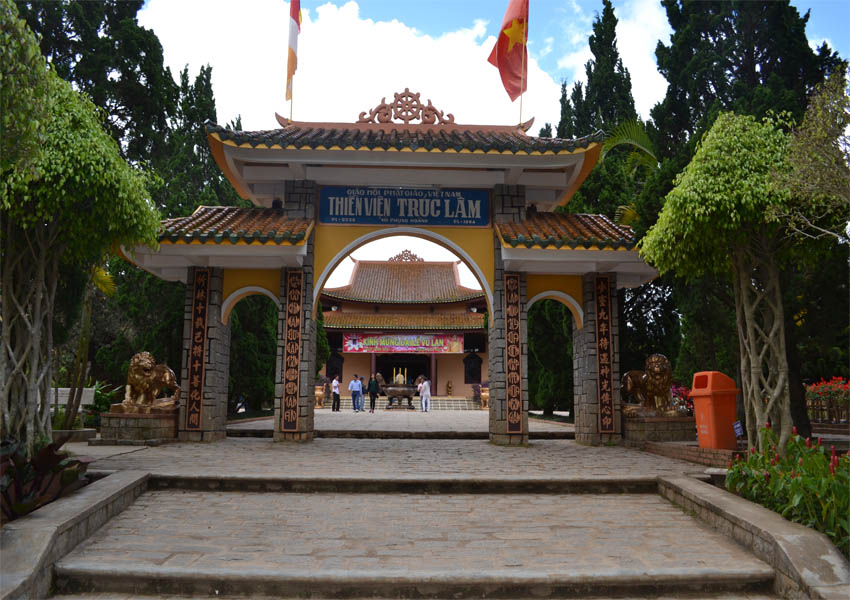 Truc-Lam-Monastery-10