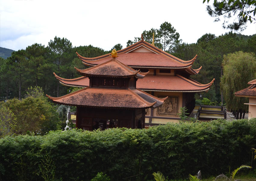 Truc-Lam-Monastery-8