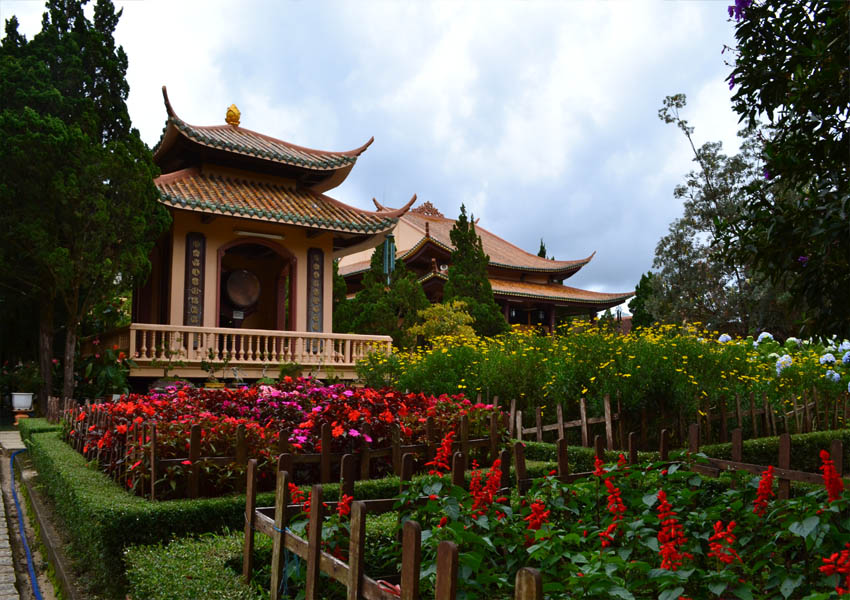 Truc-Lam-Monastery-9